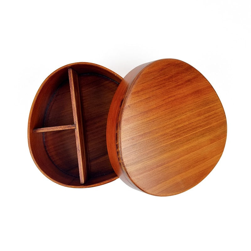 Japanische Bento-Box Omusubi