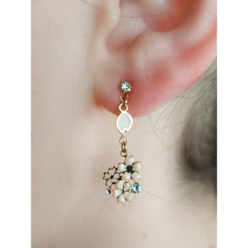 Japanische Ohrringe Katze