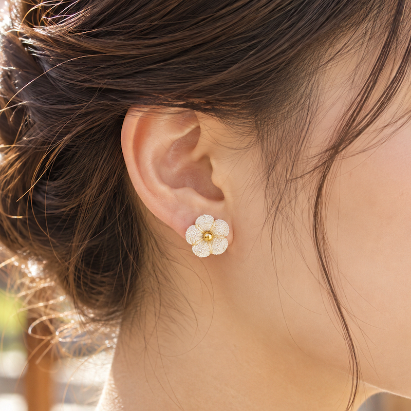 Japanische Ohrringe - Weiße Blume