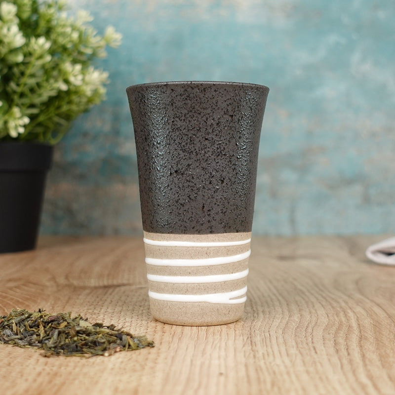 Japanische Tasse Terrakotta Schwarz