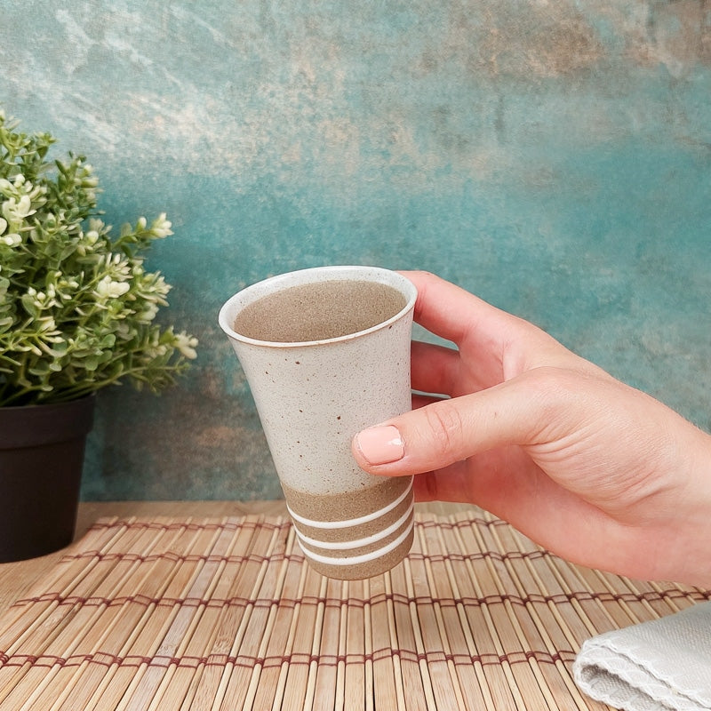 Japanische Tasse Terrakotta Weiß