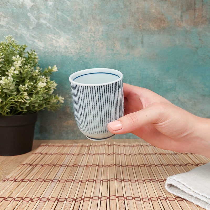 Japanische Tasse Yunomi Grafik