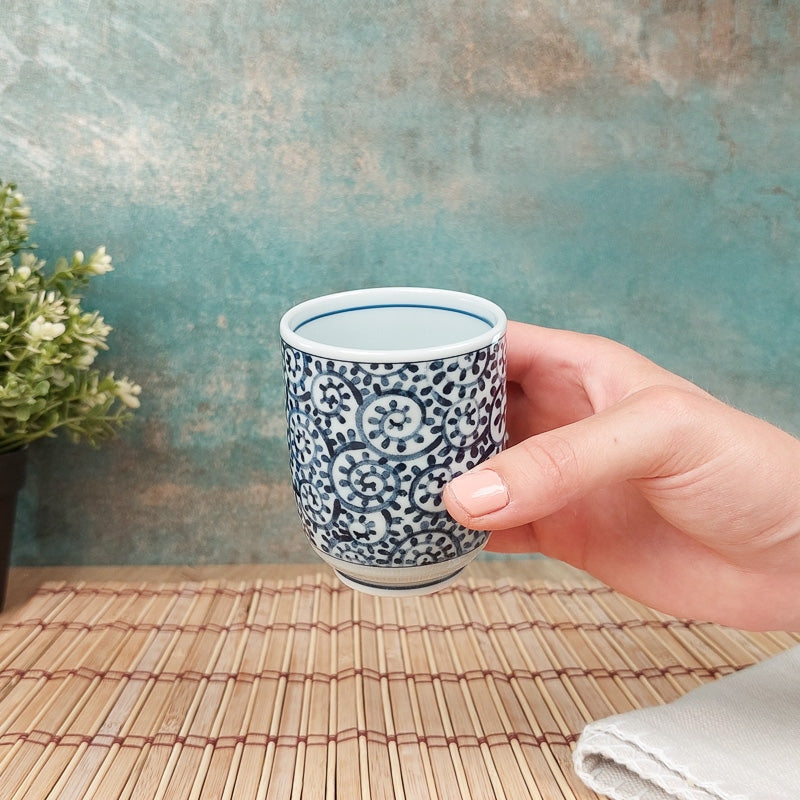 Japanische Tasse Yunomi Karakusa