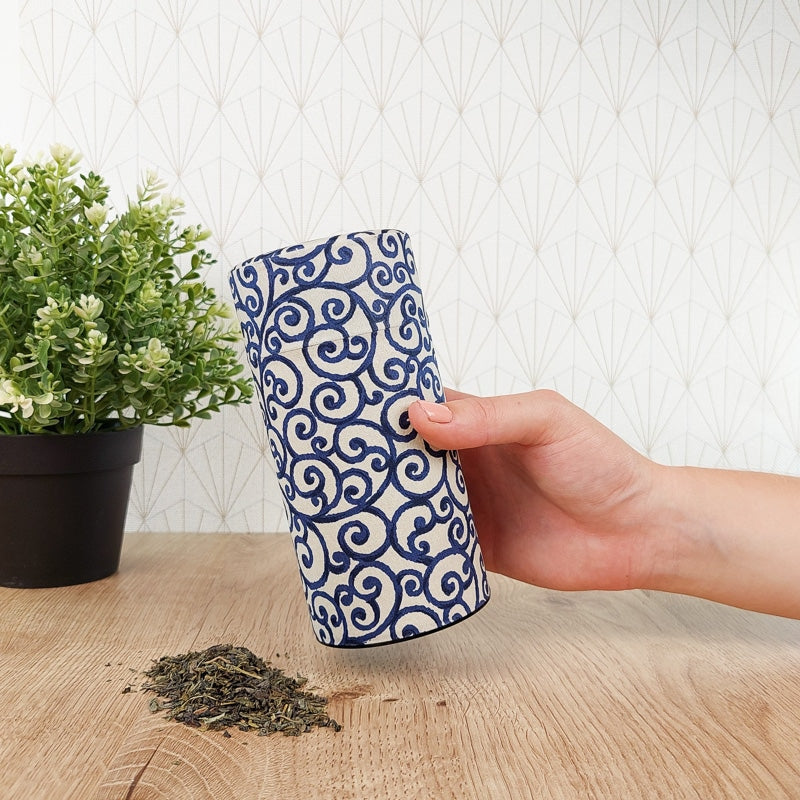 Japanische Teedose Karakusa
