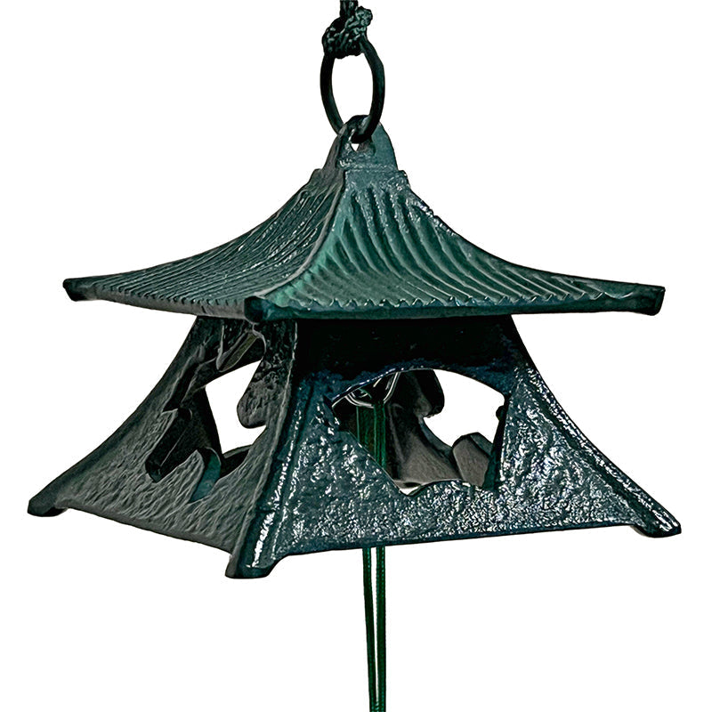Japanische Windglocke Fūrin – Nanbu Gusseisen & Tempelpavillon