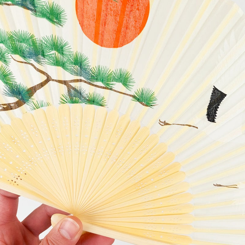 Japanischer Fächer Mit Kranich- und Pinienmotiv