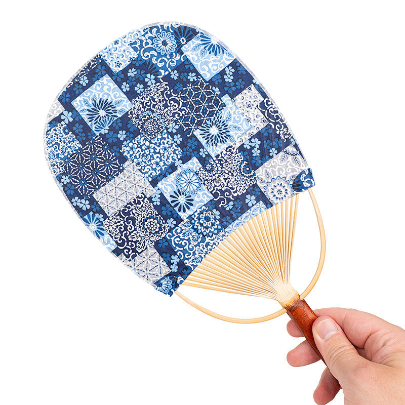 Japanischer Uchiwa-Washi-Fächer in Indigo