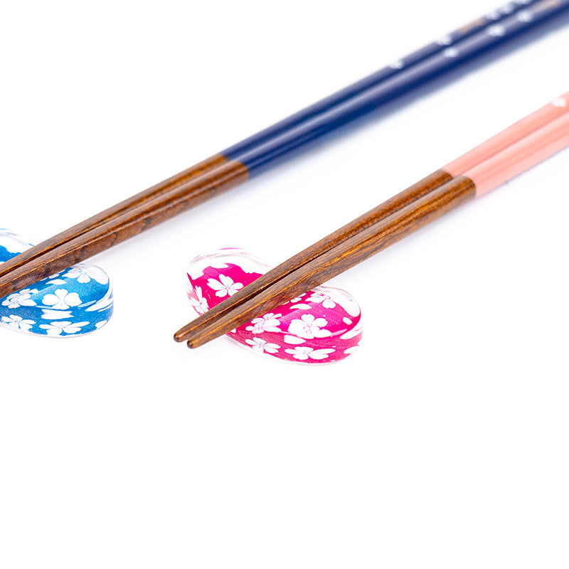 Set aus japanischen Essstäbchen „Sakura Usagi“ & Halter