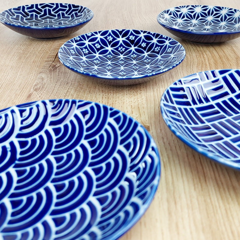 Set mit 5 Runden Japanischen Tellern