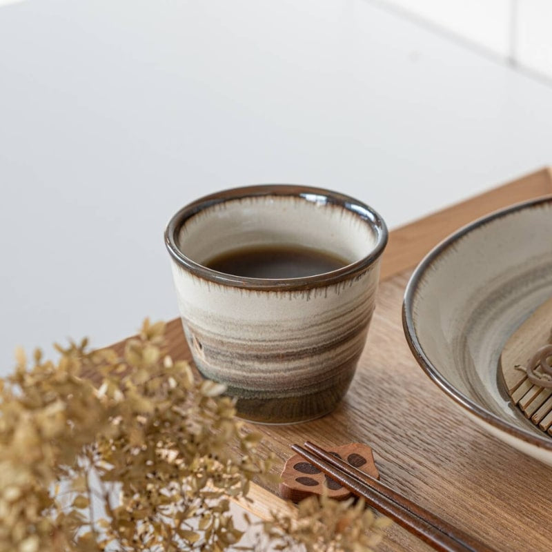 Japanische Tasse Hakeme Braun