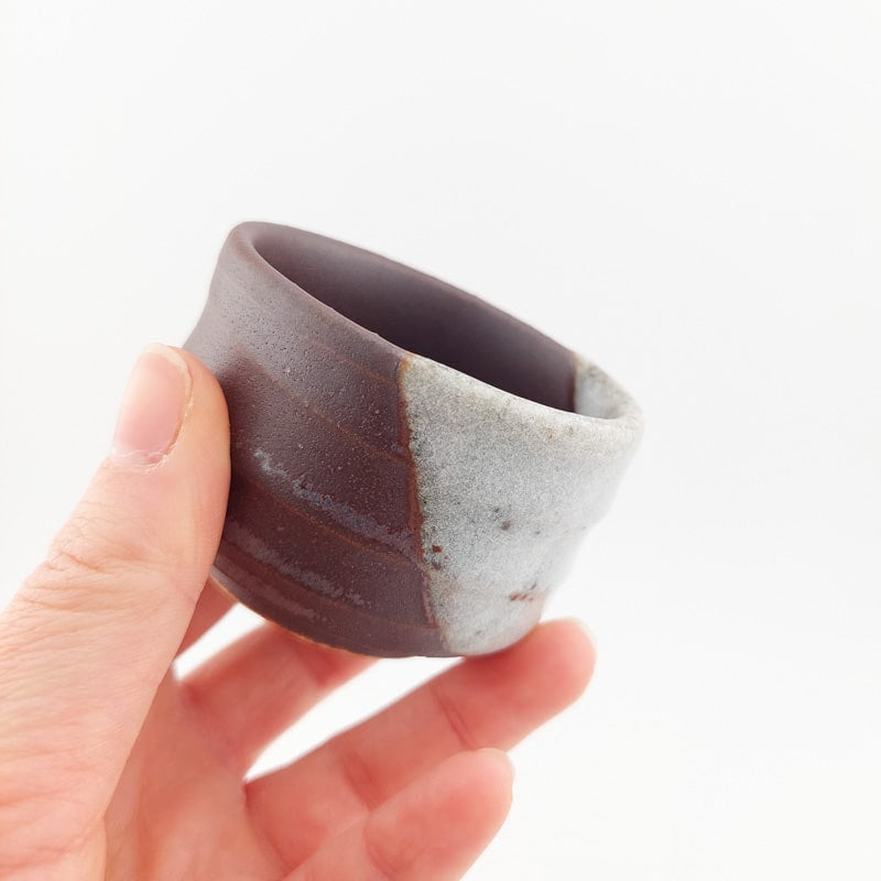Japanisches handgefertigtes Sake-Glas