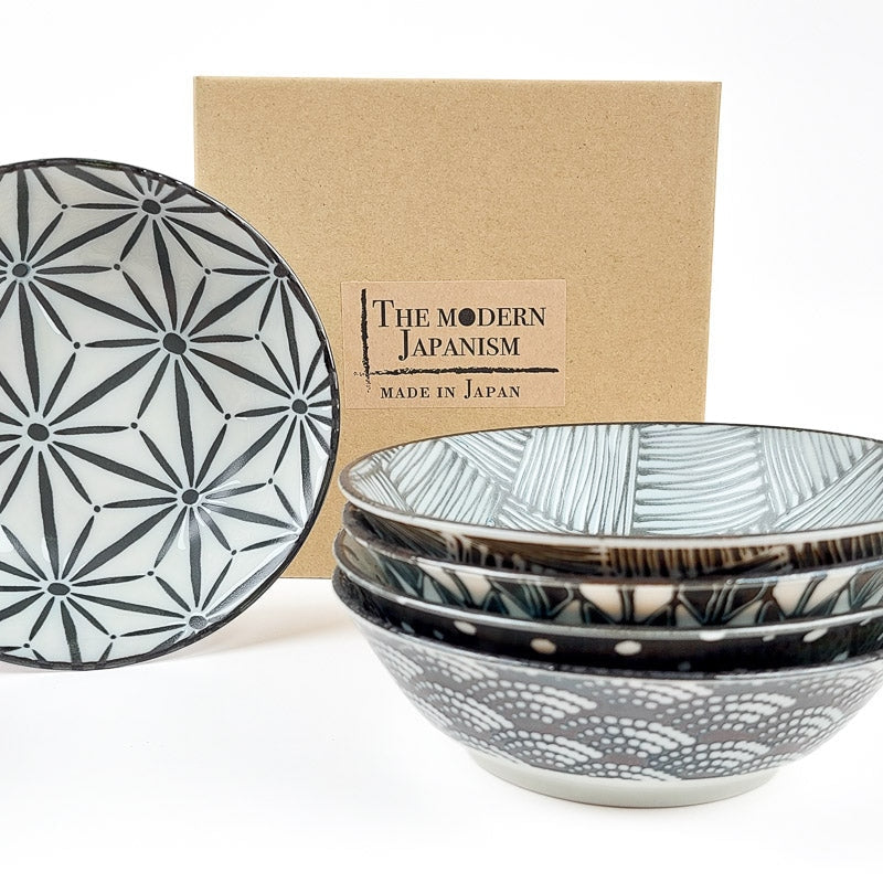 Set mit 5 Japanischen Schüsseln