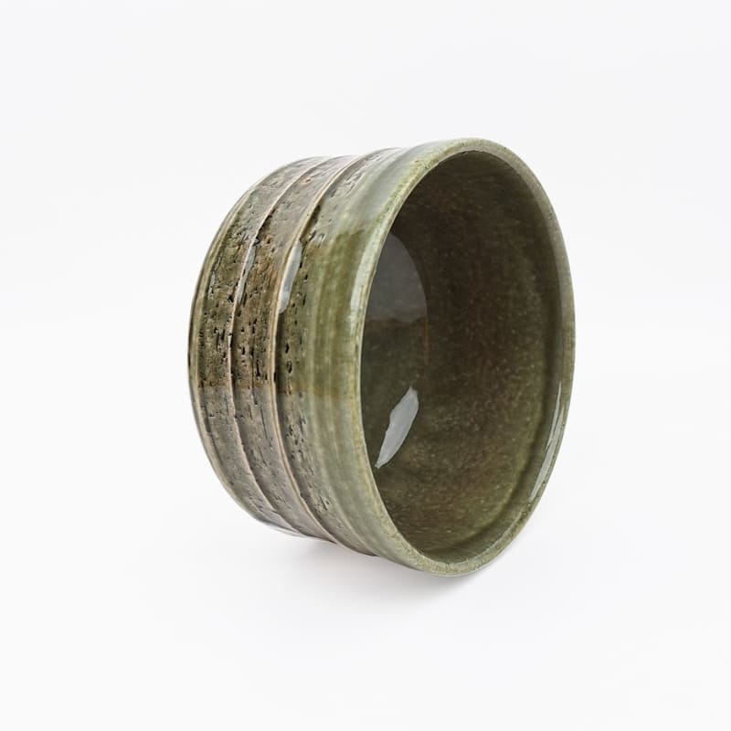 Japanische Matcha-Schale Oribe Ashi