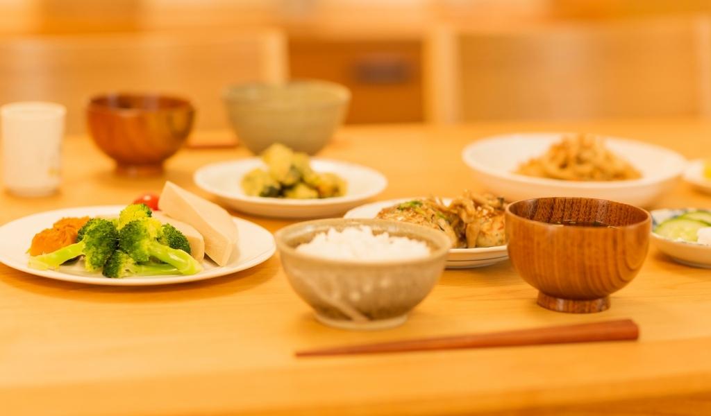 japanisches Tischdecken