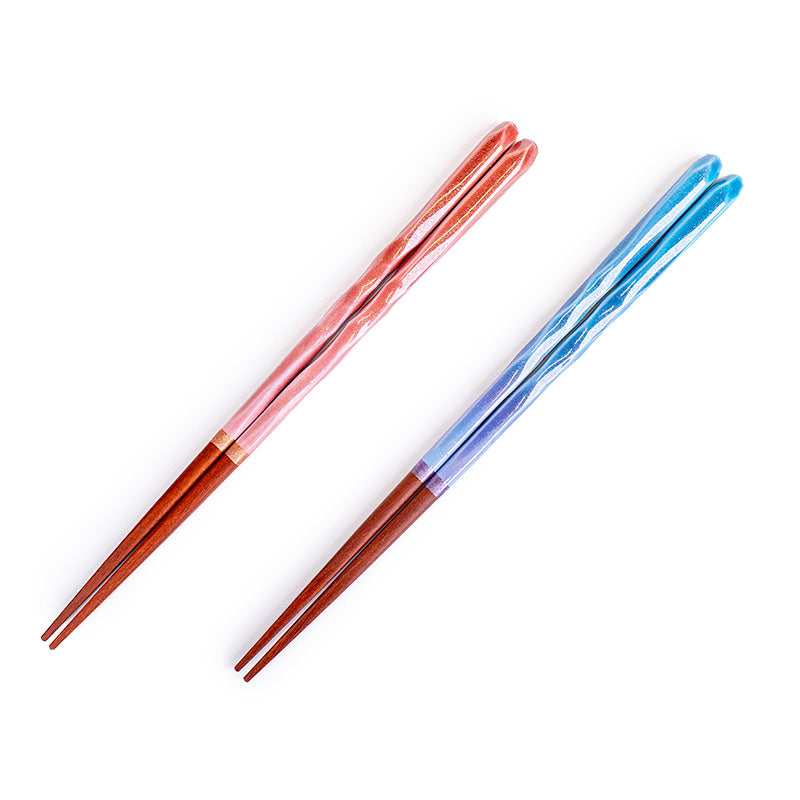 Gewellte japanische Essstäbchen in Glitzerblau