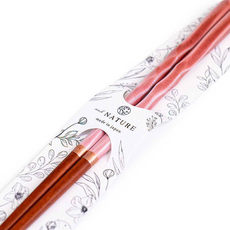 Gewellte japanische Essstäbchen in Glitzerrosa