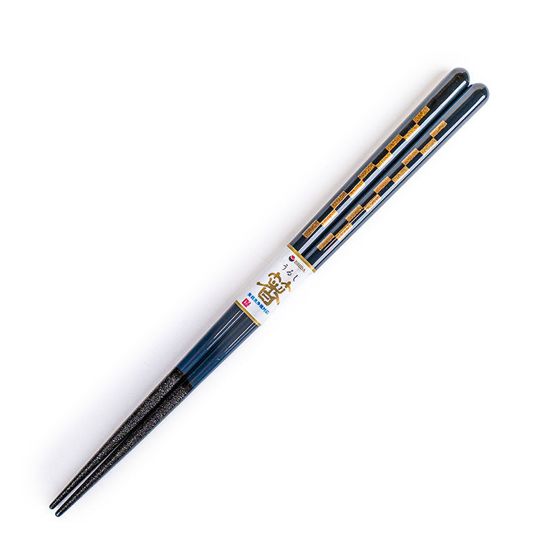 Japanische Essstäbchen in Mitternachtsblau mit goldenem Ichimatsu-Muster