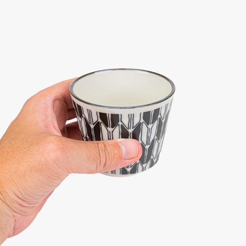 Japanische Soba Tasse – Yagasuri Muster