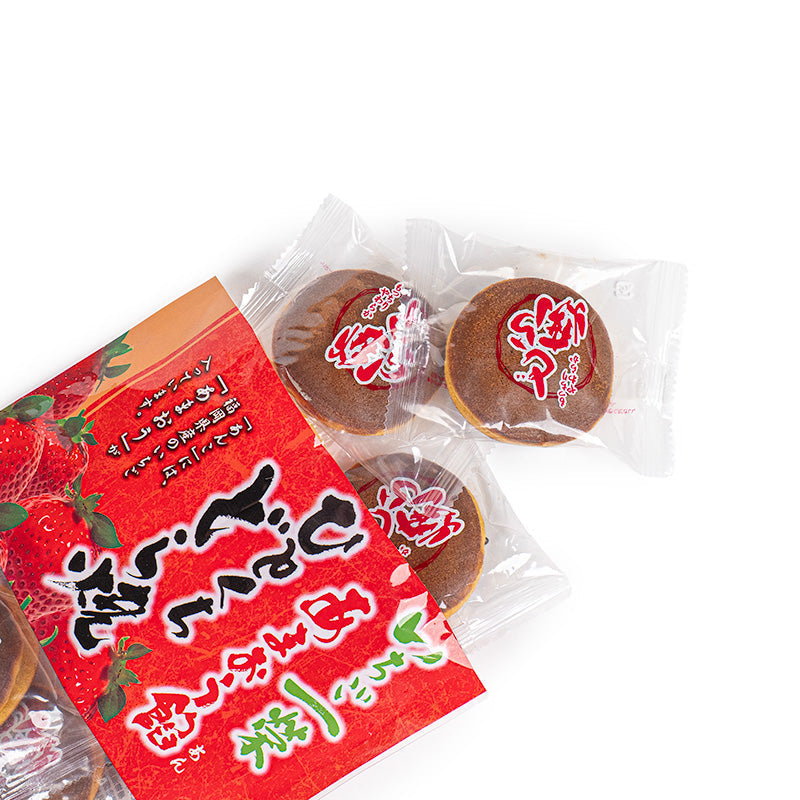Japanisches Mini Dorayaki mit Erdbeeren