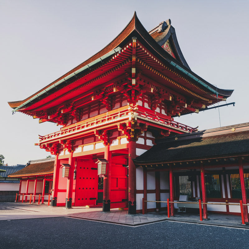 Japanisches Miniaturmodell - Rōmon-Tor Inari-Schrein
