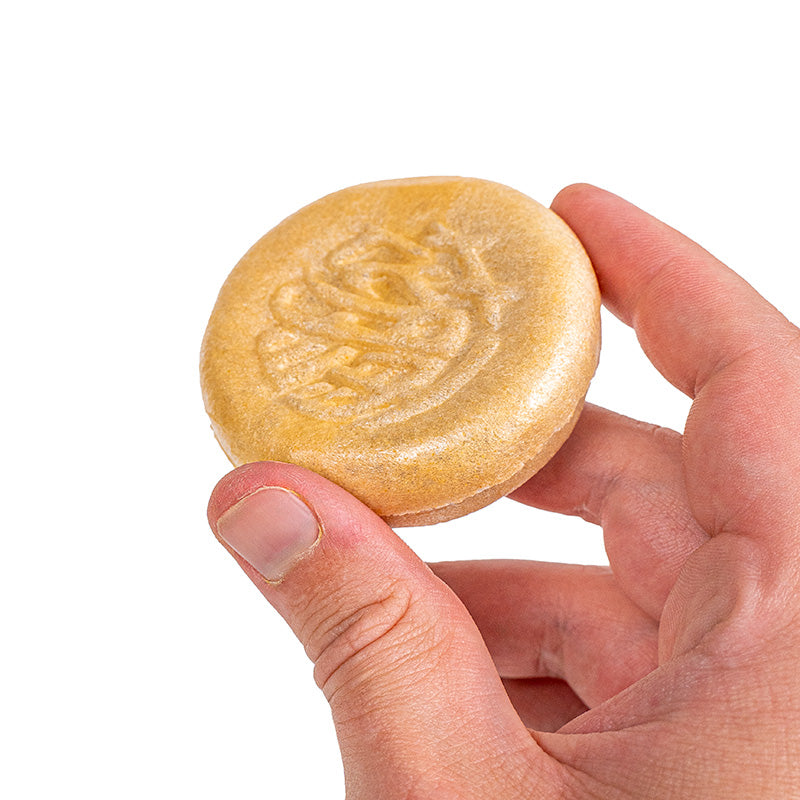 Japanisches Monaka Gefüllte Mochi mit Matcha & Anko