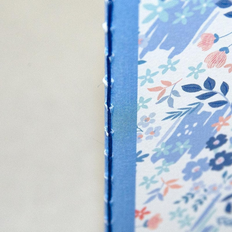 Japanisches Notizbuch - blaues Blumenmuster