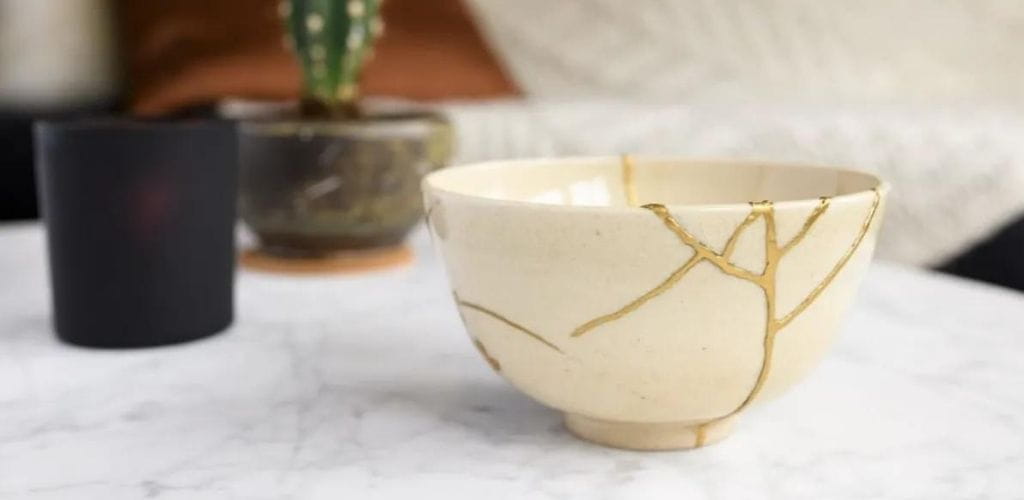 Kintsugi auf Keramikvase
