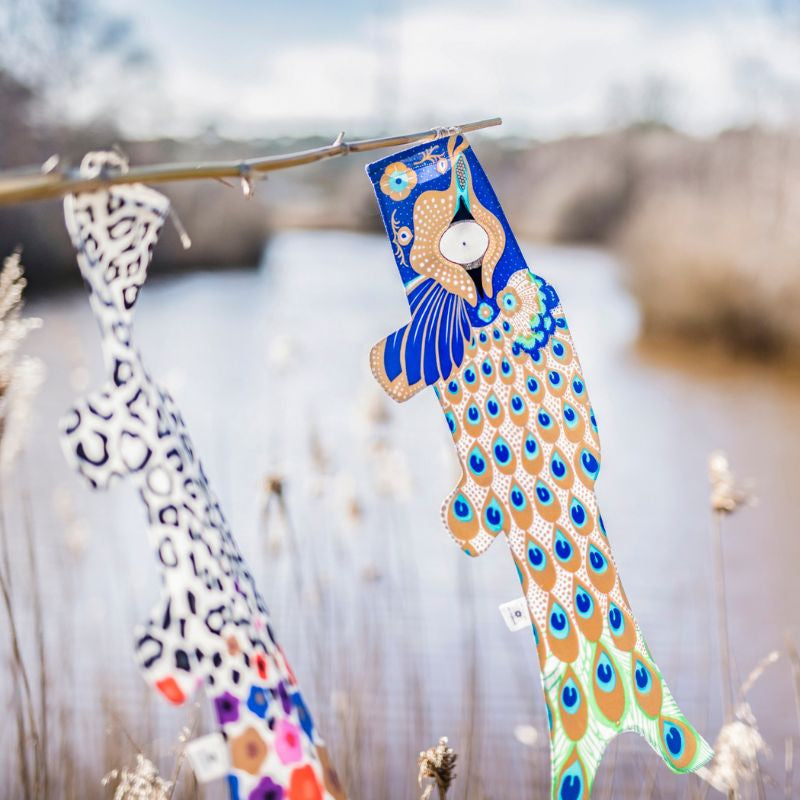 Koinobori Pfauenmotiv - 70 cm