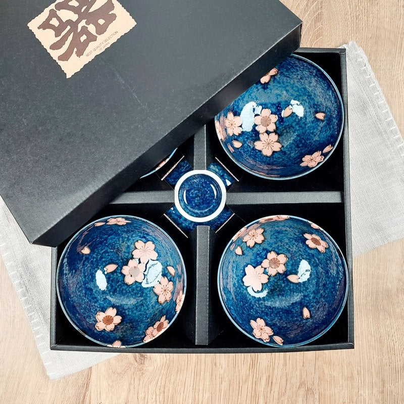 Set mit 5 Japanischen Schalen Sakura